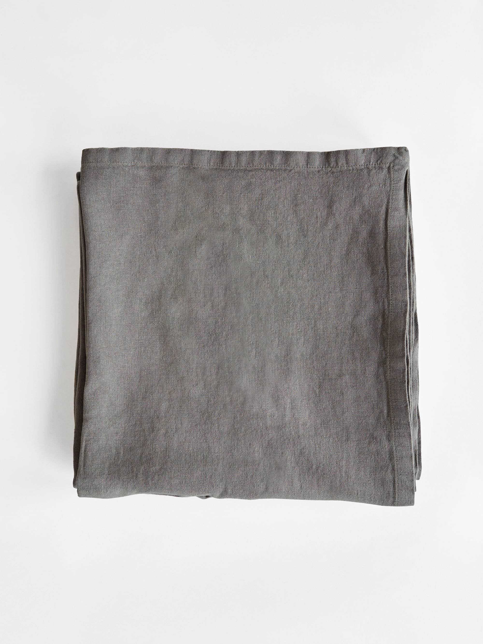 12070 9cb42297e2 Bon Table Cloth Fumo 2 Portrait