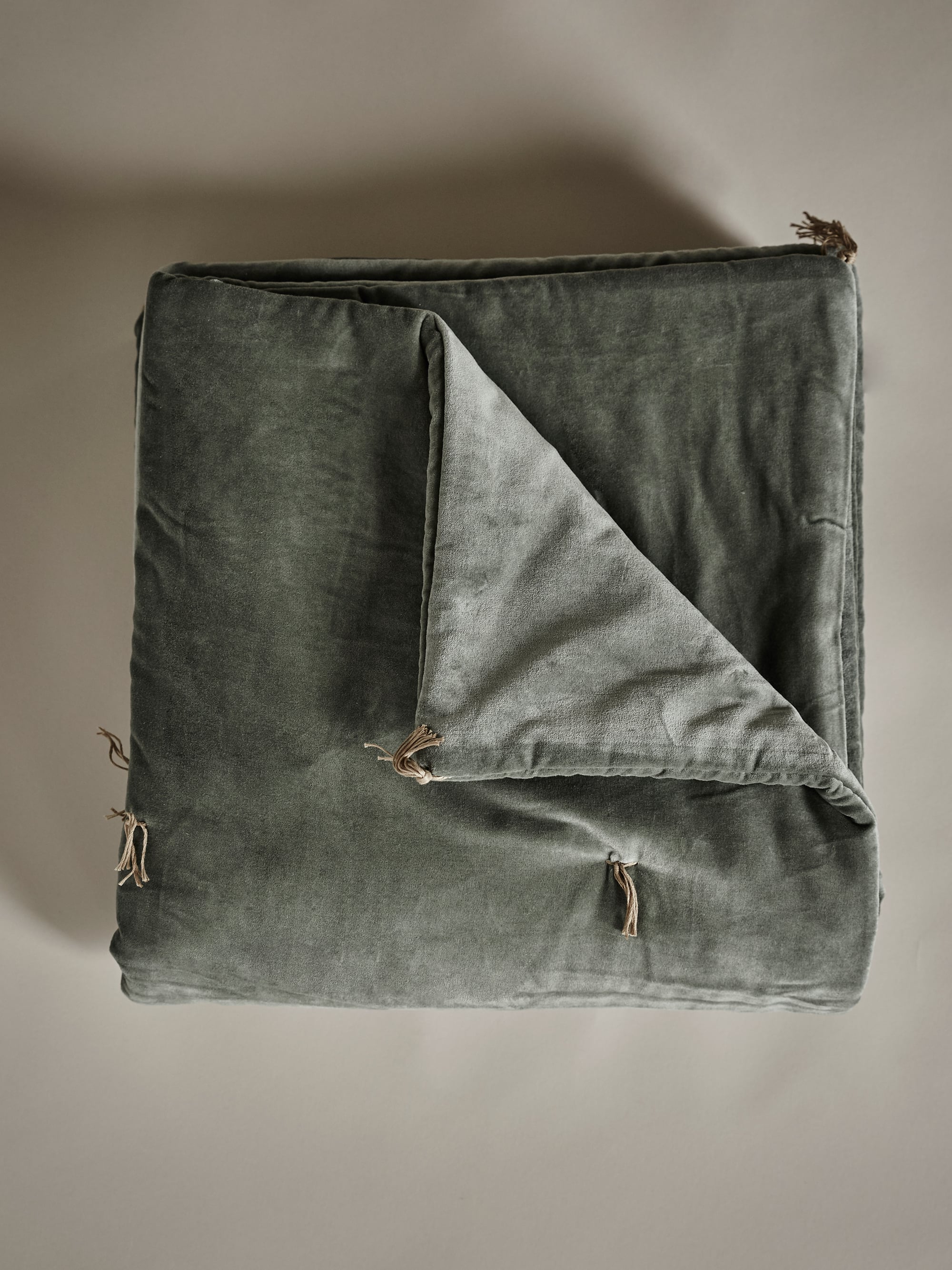 13632 898cca4d8c 85185gla Washed Velvet Throw Glacier Portrait
