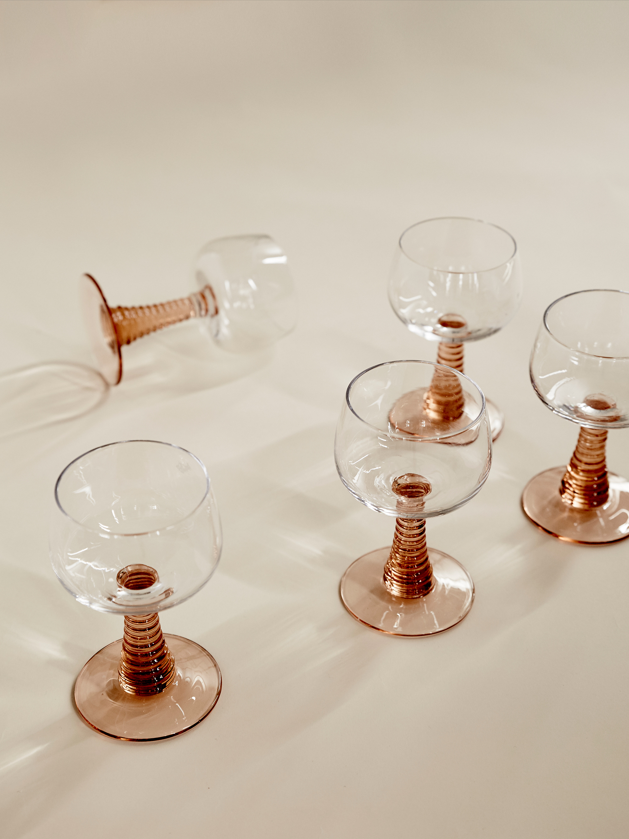 17824 3920de046f Swirl Wine Glass 2018 07 31 Portrait