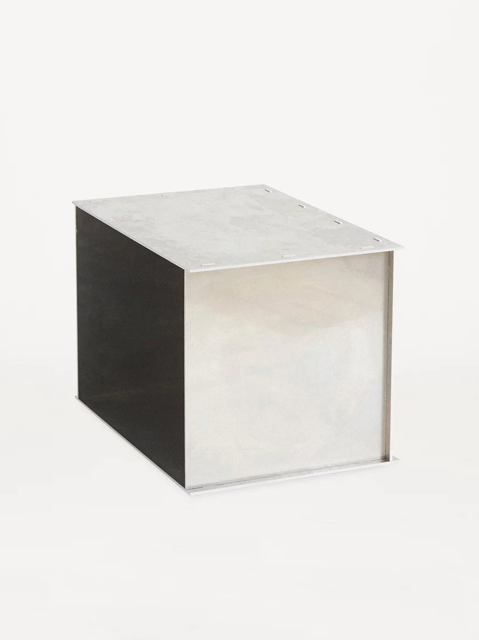 18341 11fe253225 Frama Rivet Box Table Portrait