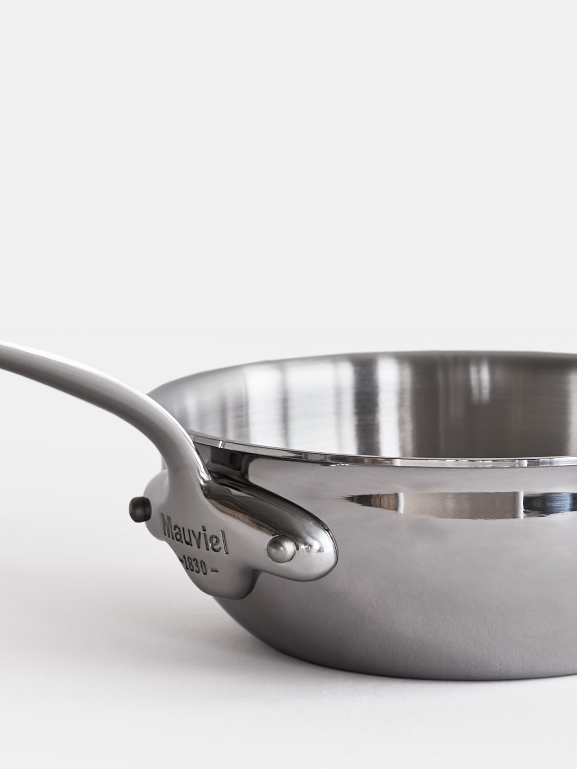 24042 5b3d313458 Mauviel Cook Style Sautepan 2l 1 Portrait