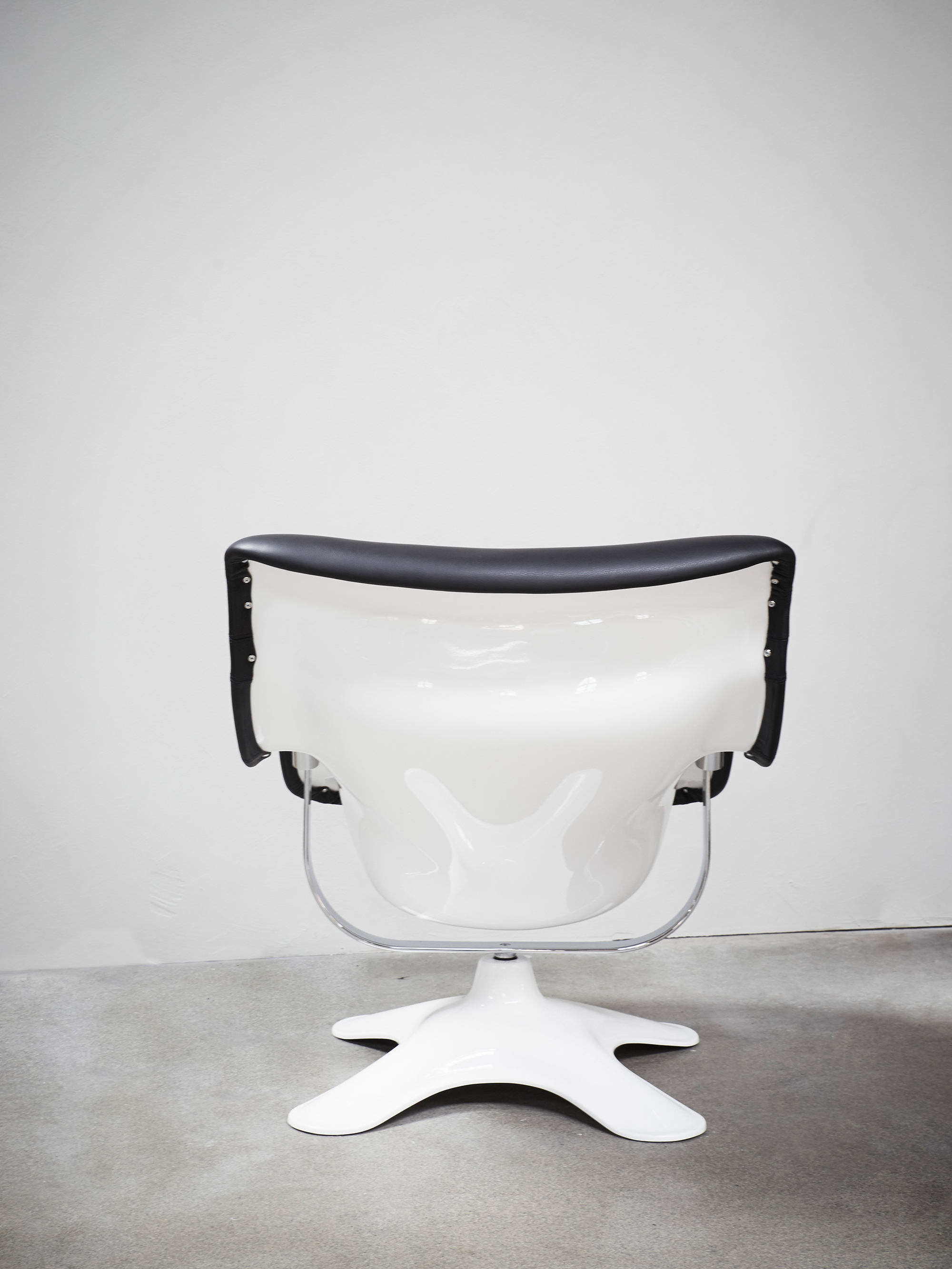 26261 1387581bc8 28201600 Karuselli Lounge Chair 3 Portrait