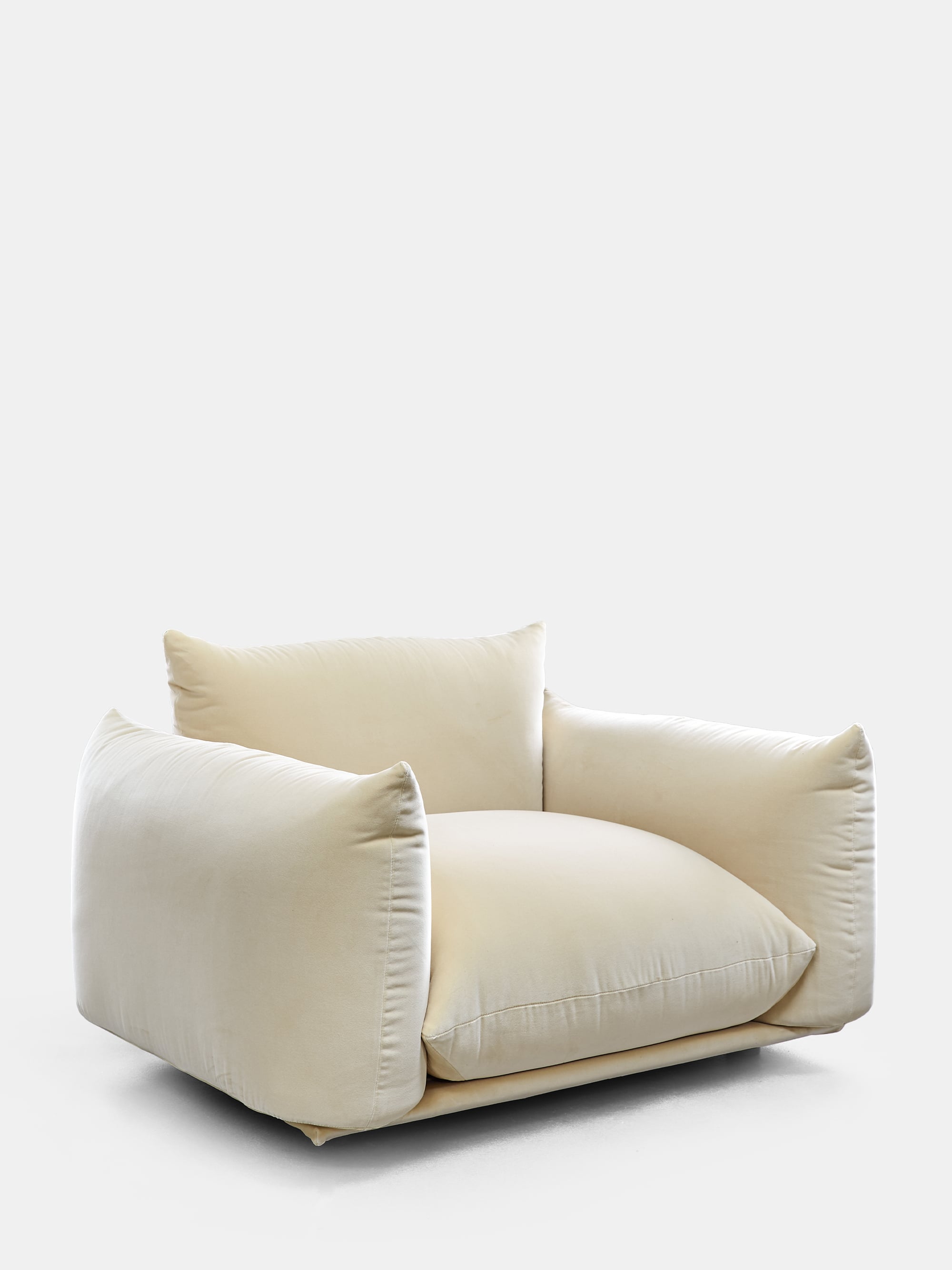 29960 A494bd46df 42740 1eaf0fccc6 Marenco Armchair Mistral 02 Original Portrait
