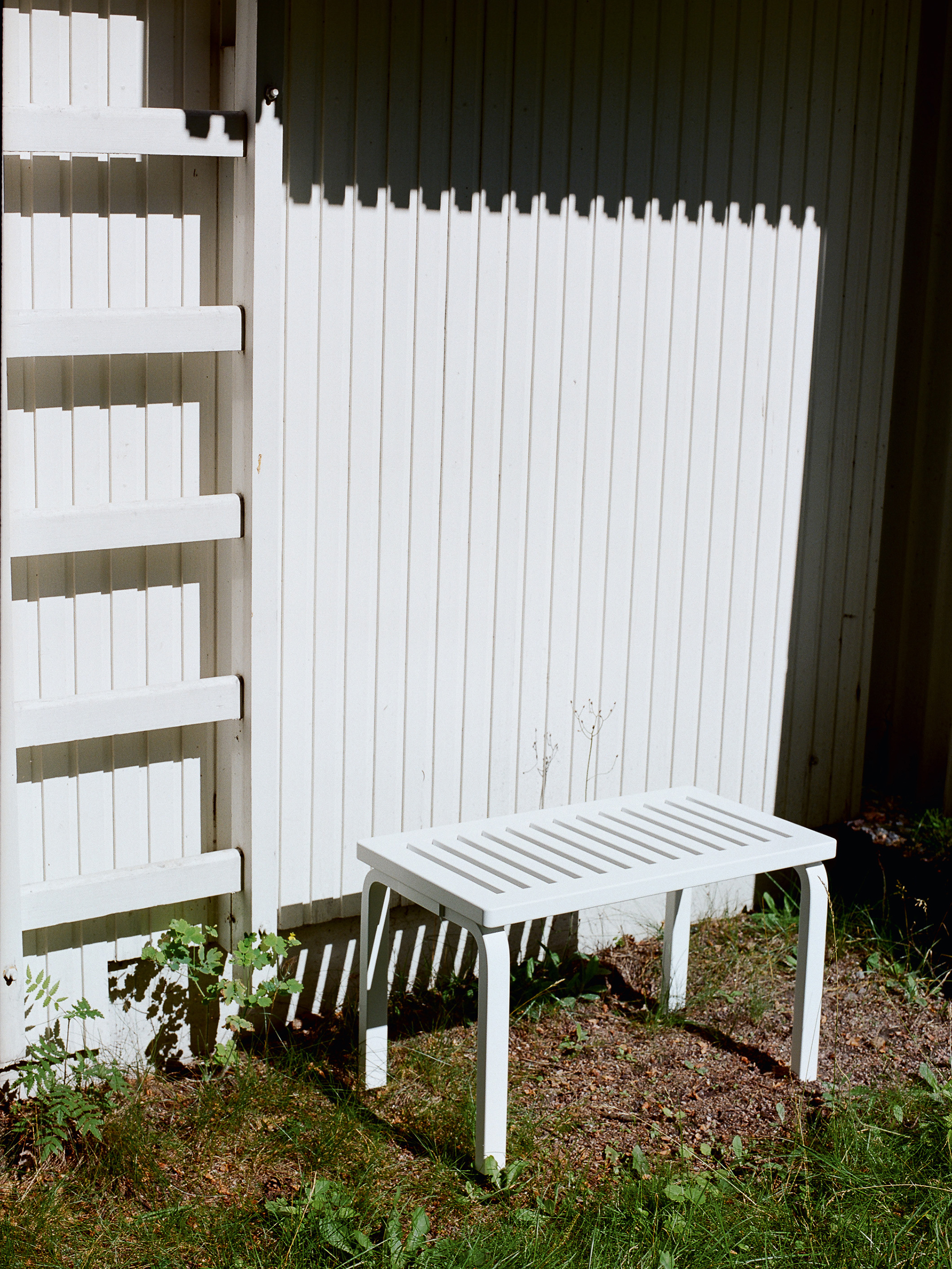 30896 59e60bf0c9 2113623 Bench 153 White Lacquer 2 Rgb Master112107 Portrait