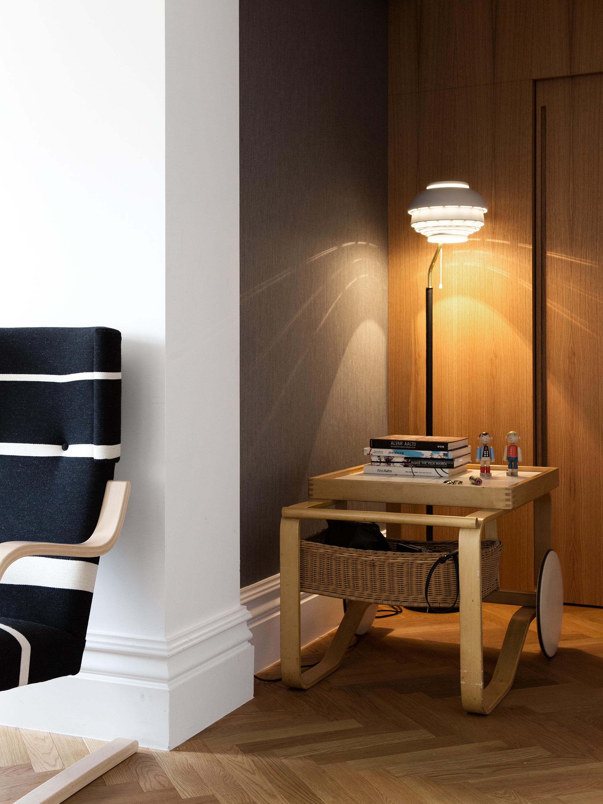 30972 319c0e4b0a 1849456 Floor Light A808 White Tea Trolley 900 2 Master112102 Portrait