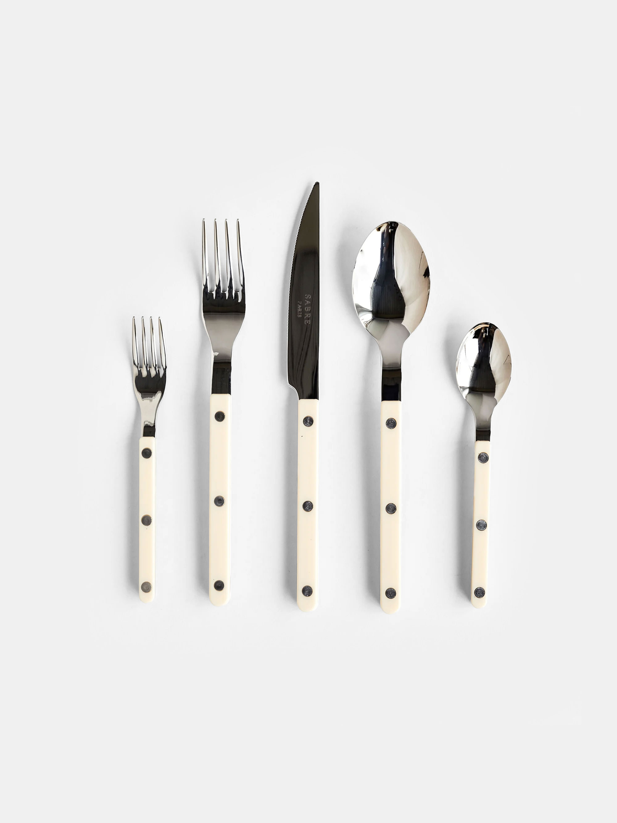 33138 9a4b0bcc4f 33138 E3e7a35d2b Bistrot Shiny Solid Ivory Cutlery Zoom Portrait