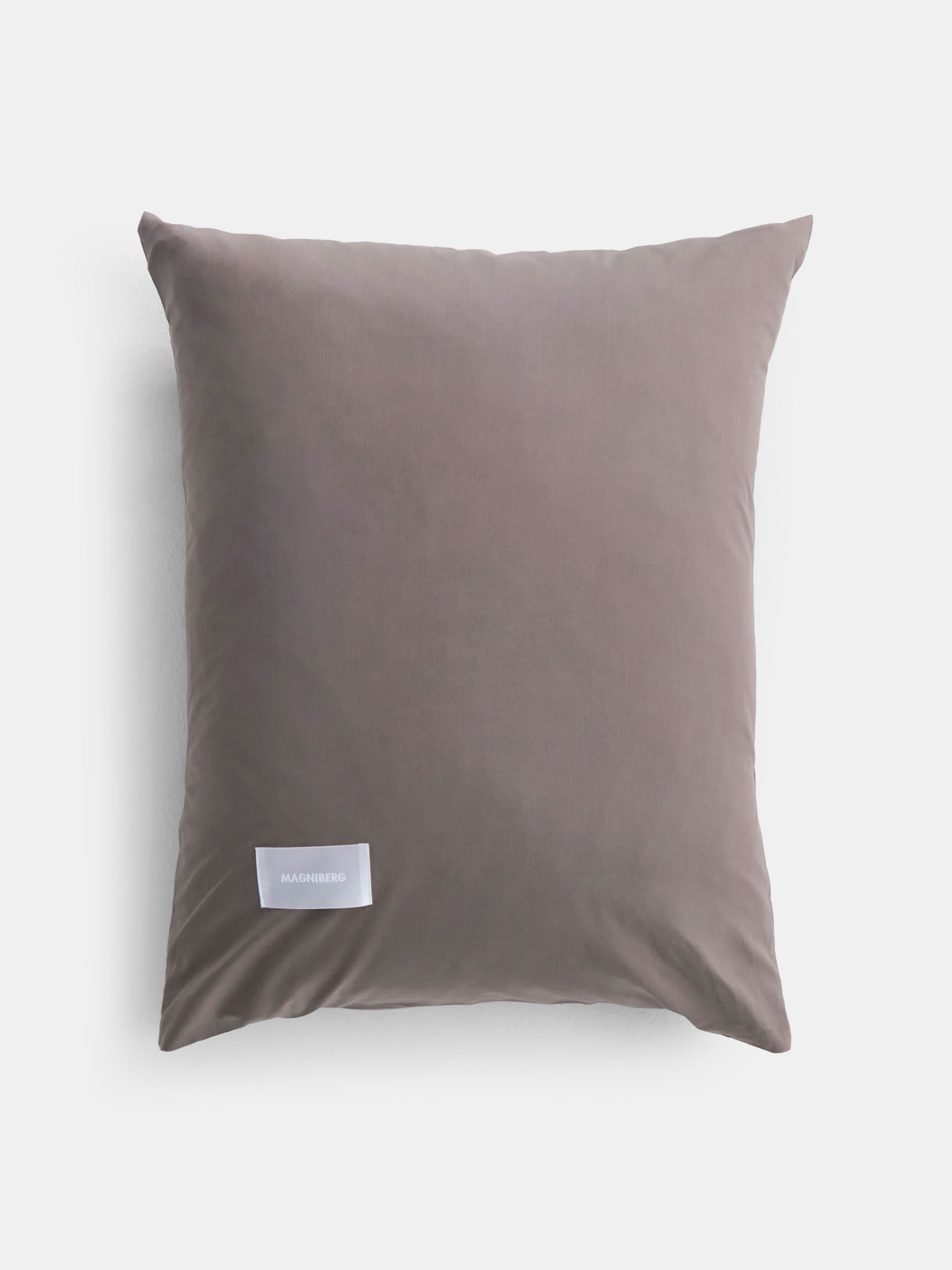 34860 7d830ff472 34594 88c23b8911 Magniberg Pillowcase Pure Poplin Mud 094454695 Zoom Portrait