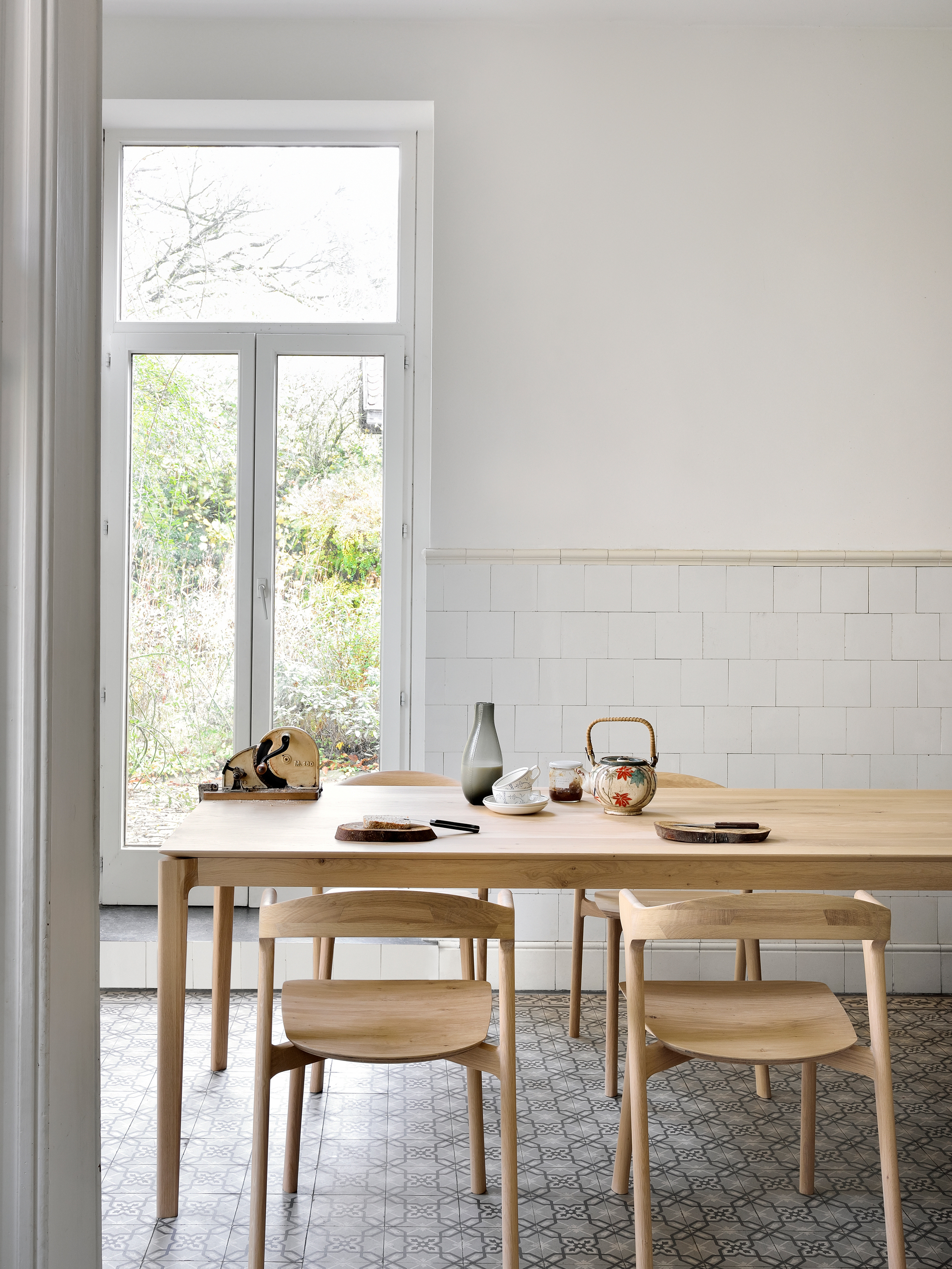 34875 E7fdb57563 51495 Oak Bok Dining Table 6 Portrait