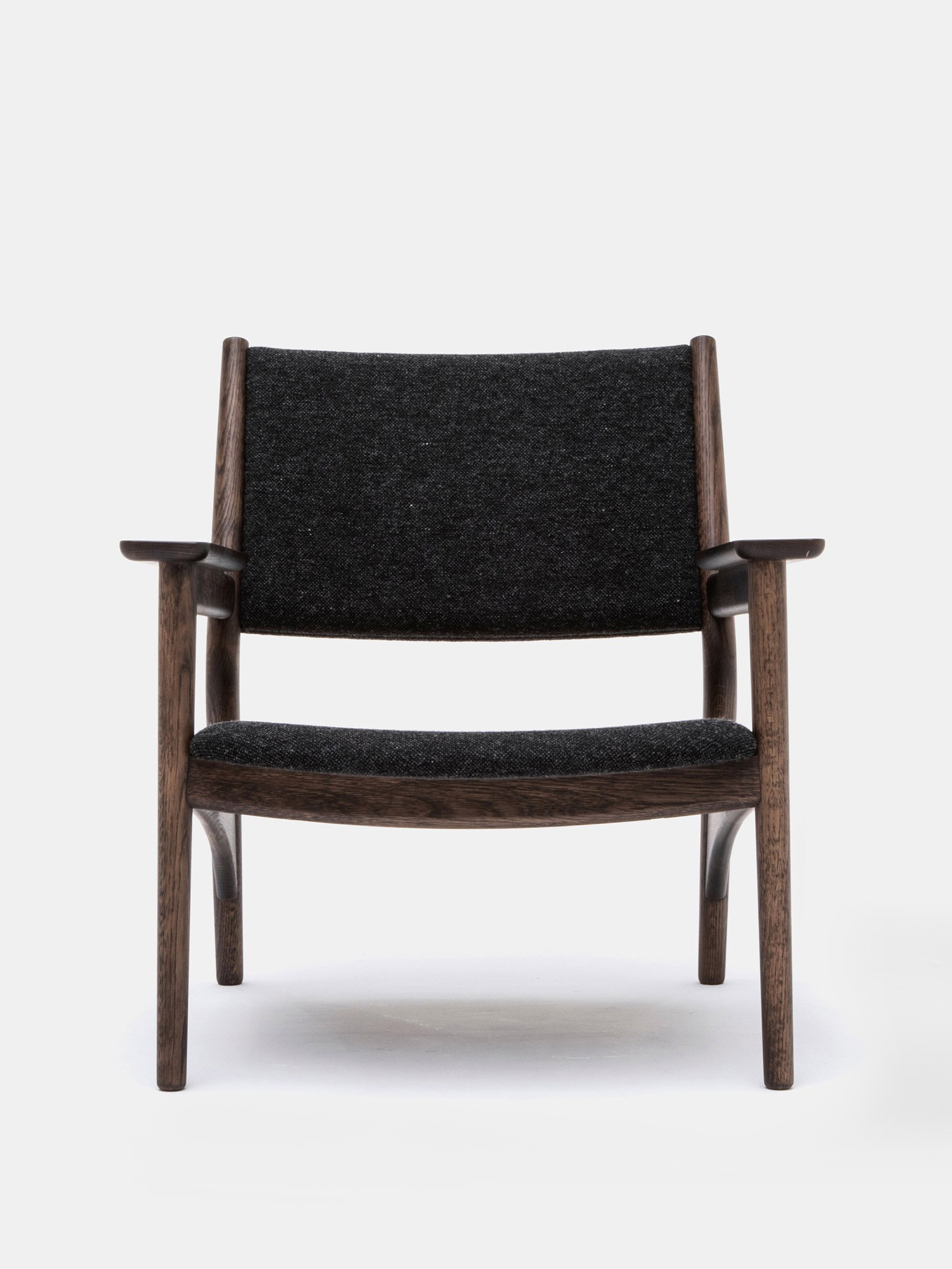 35550 5981e3fa57 N Lc01 Armchair Front Black Portrait