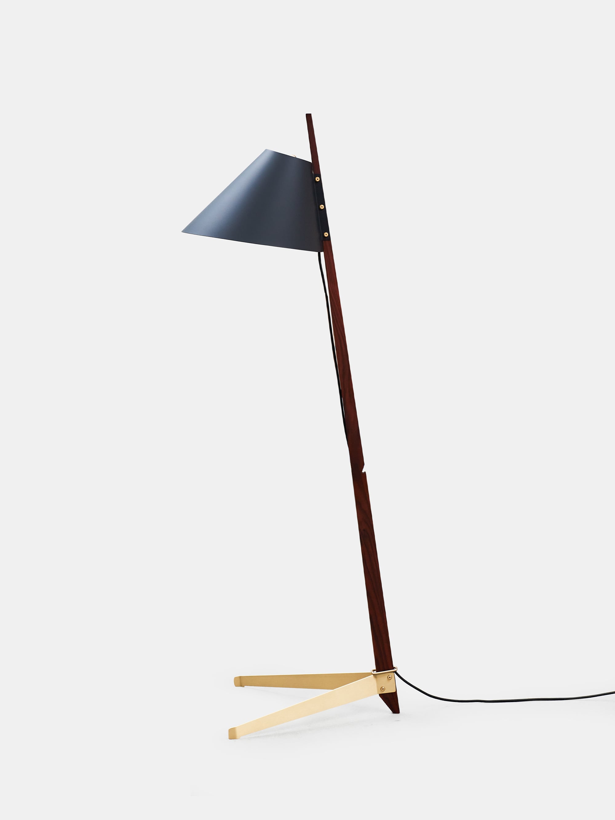 46802 37e05dffa5 44719 28498761d6 Kalmar Werstatten Billy Bl Floor Lamp Ilse Crawford Edition Original Portrait
