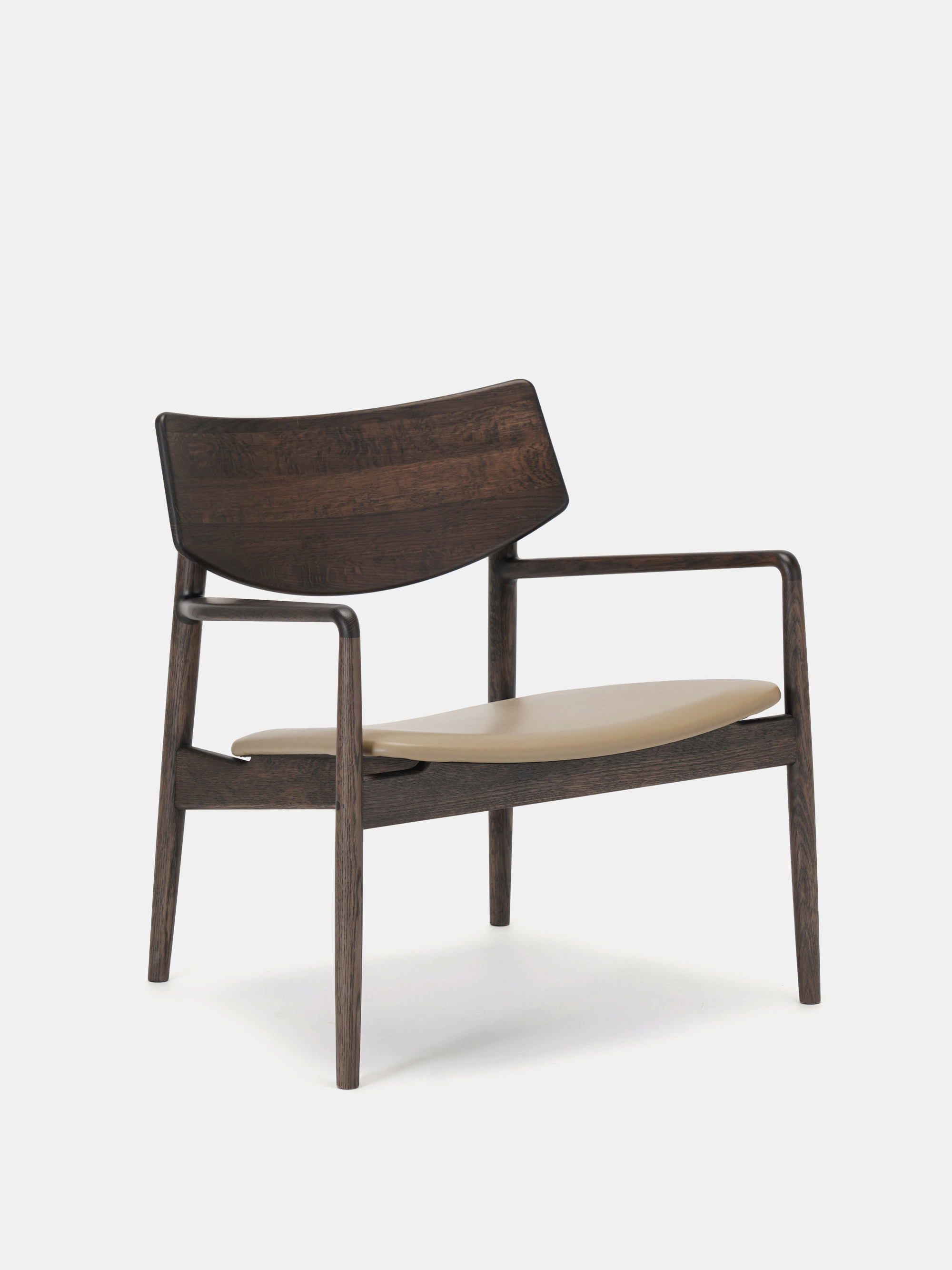 50548 2df2904cdf A Lc01 Lounge Chair Smoked Oak Side Portrait