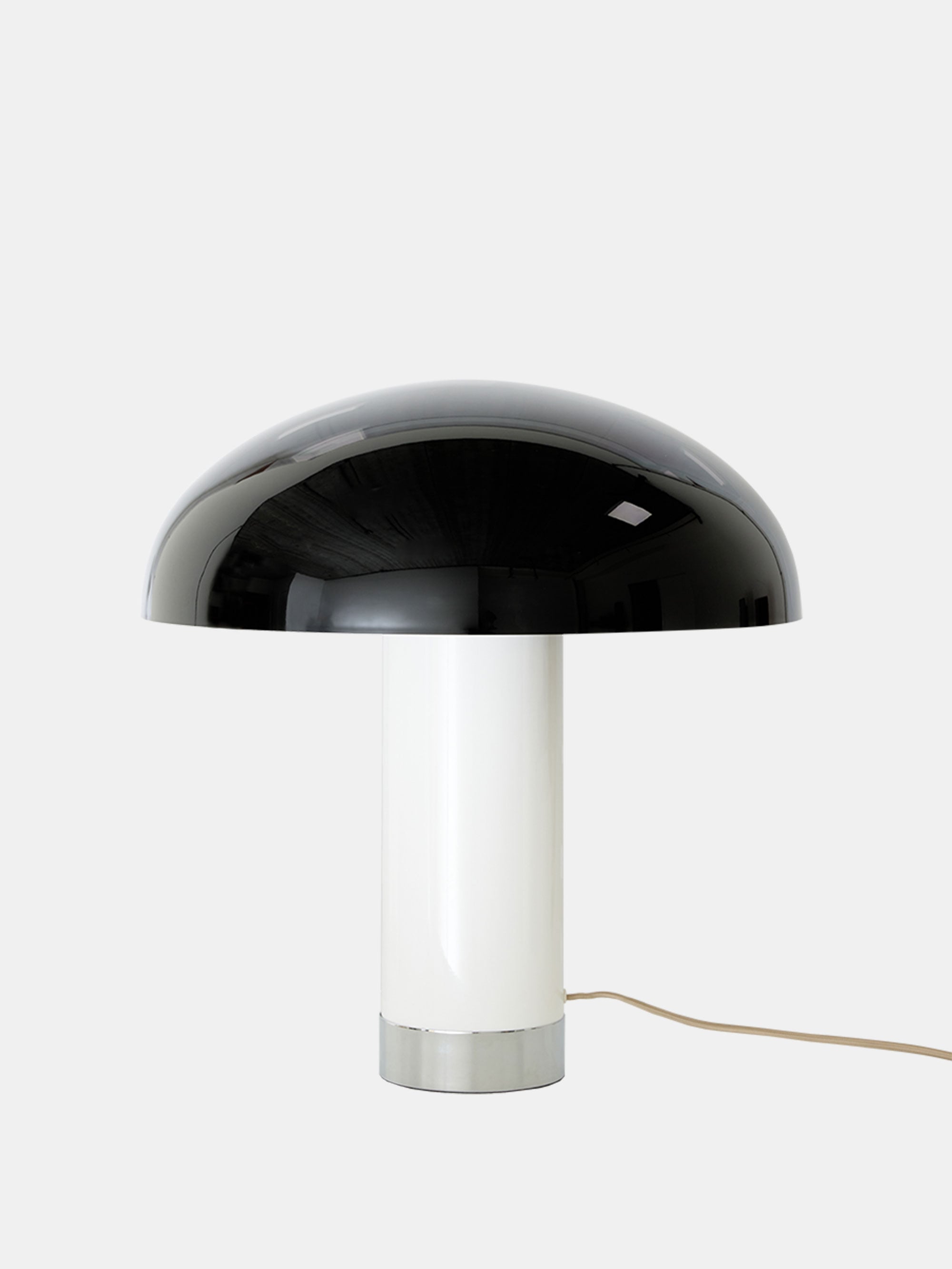 51274 3b4416befd Lounge Table Lamp Monochrome Portrait