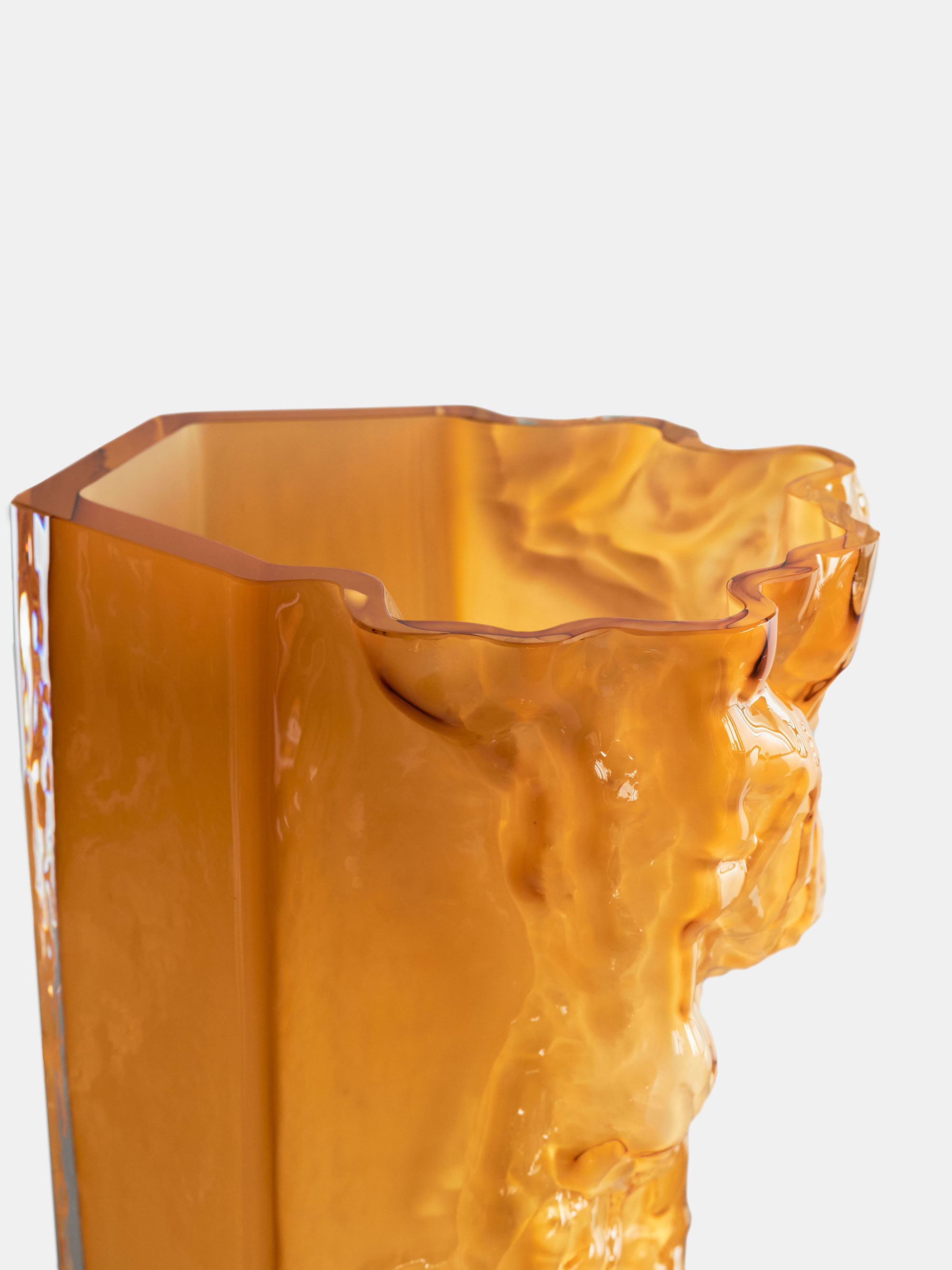 52487 Bb85cbe72c Rocky Baroque Vase Honey 5 Portrait