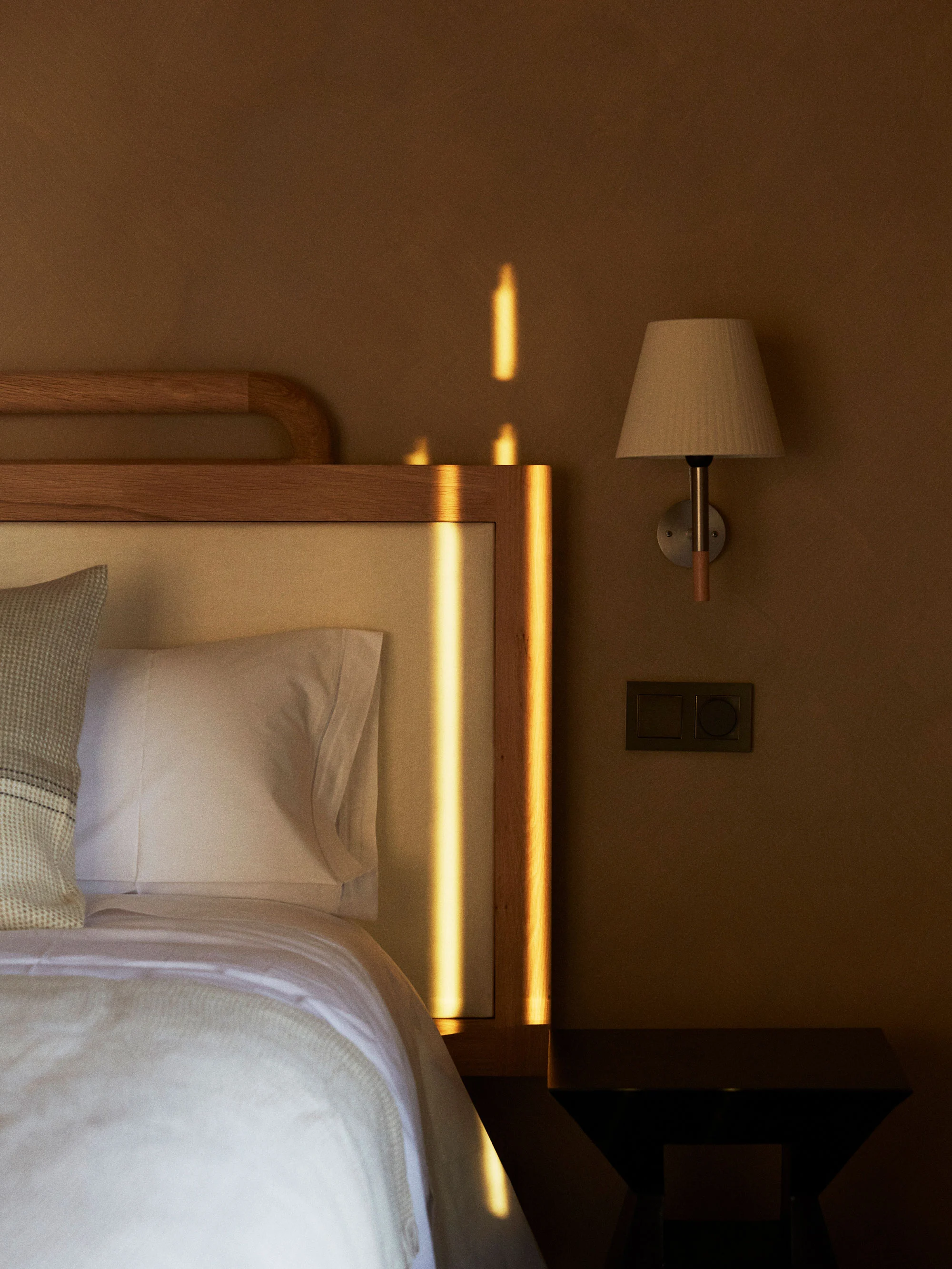 52500 B7f7dc11ce Bc Wall Lamp In Citu Portrait