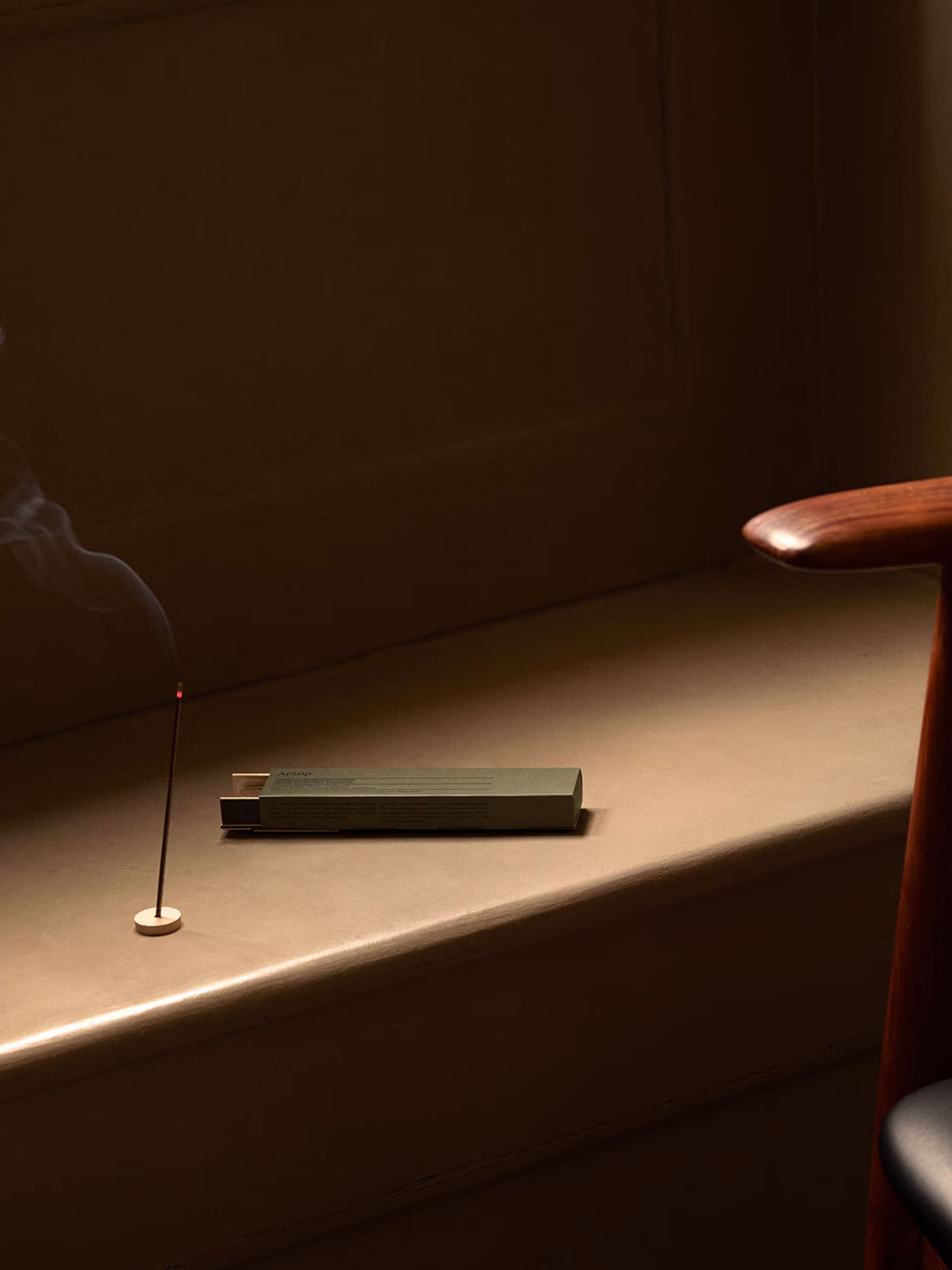 55992 Ba185476f3 Aesop Incense 2023 Web Pdp Secondary 50 50 Desktop 1440x1500px Portrait