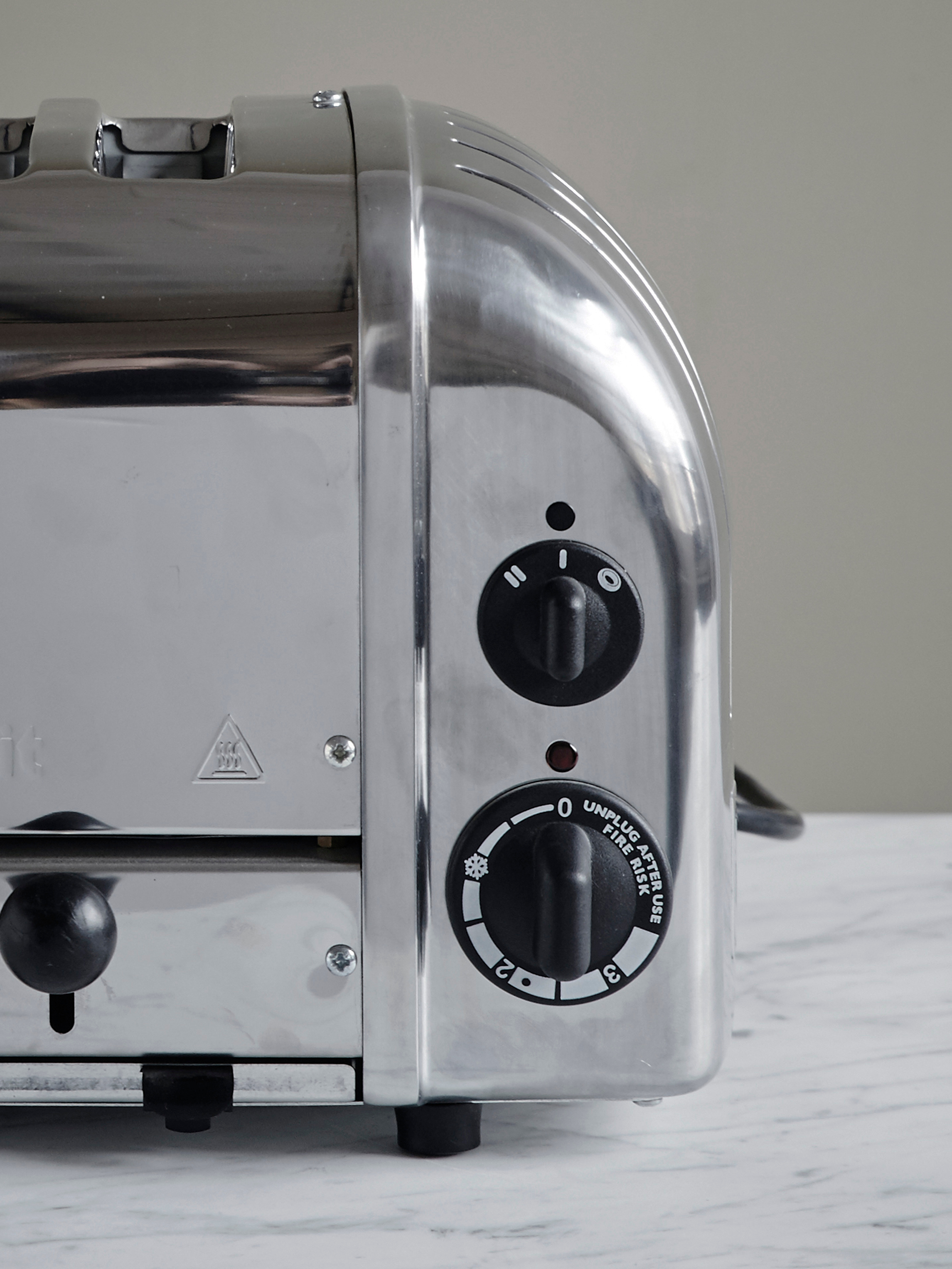 5699 Cdecce30aa 595000 5 Dualit Original Toaster 2 Portrait