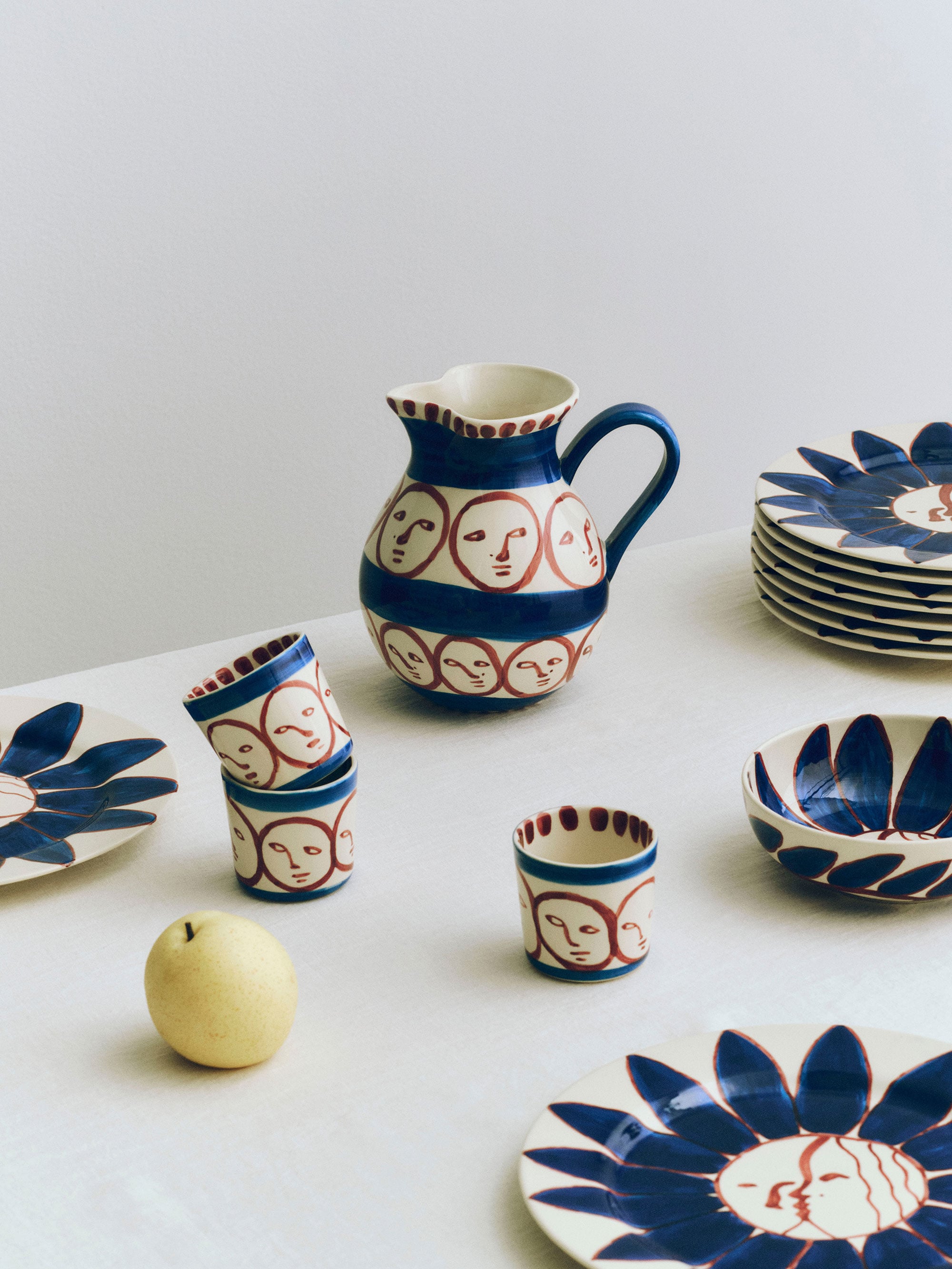 58594 400442bf06 La Pittura Bowl Deep Blue Flower La Pittura Plate Deep Blue Flower La Pittura Cup La Faccia La Pittura Jug La Faccia 01 Portrait