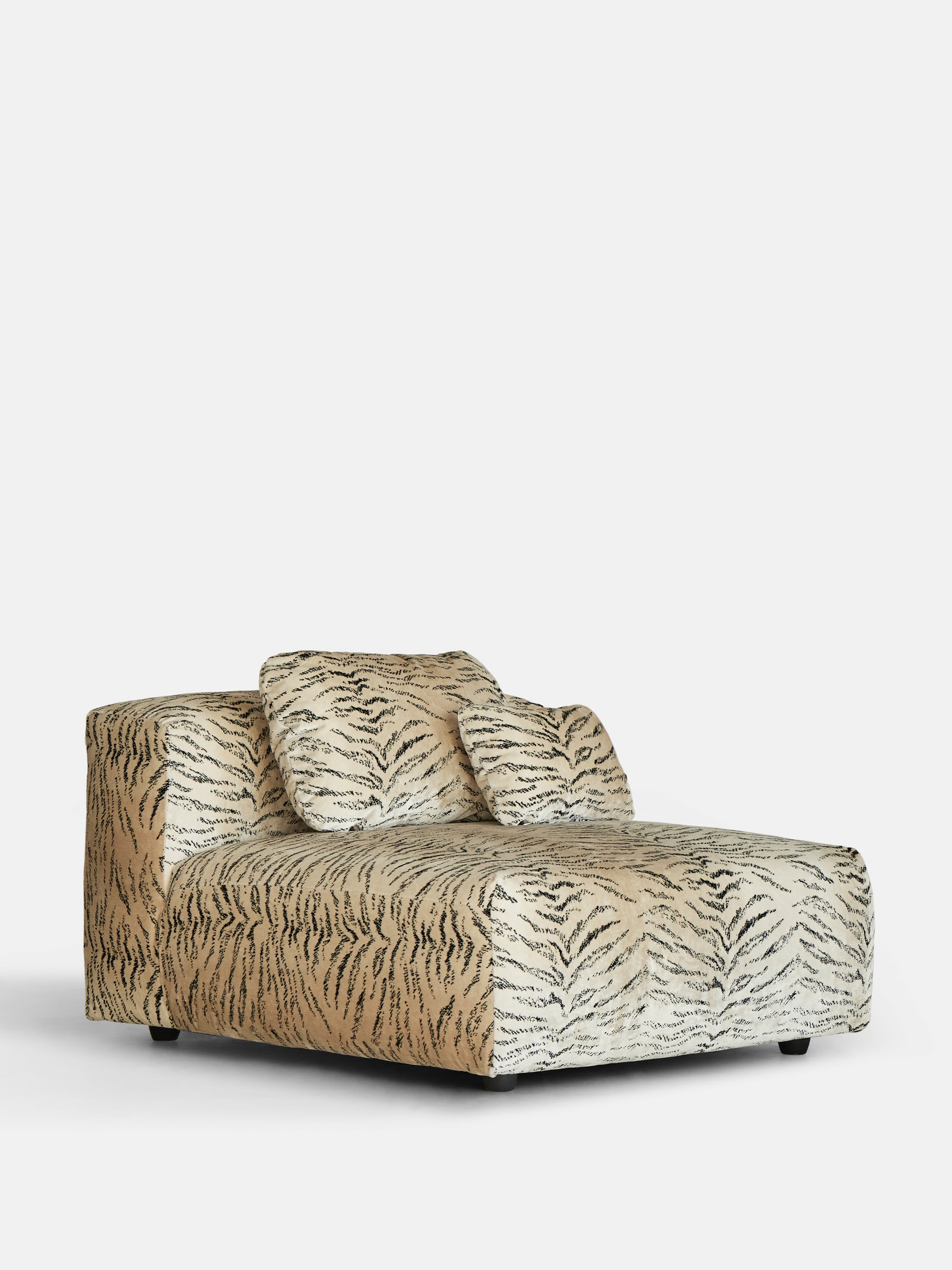 59886 306f768728 70s Sofa 7 Portrait