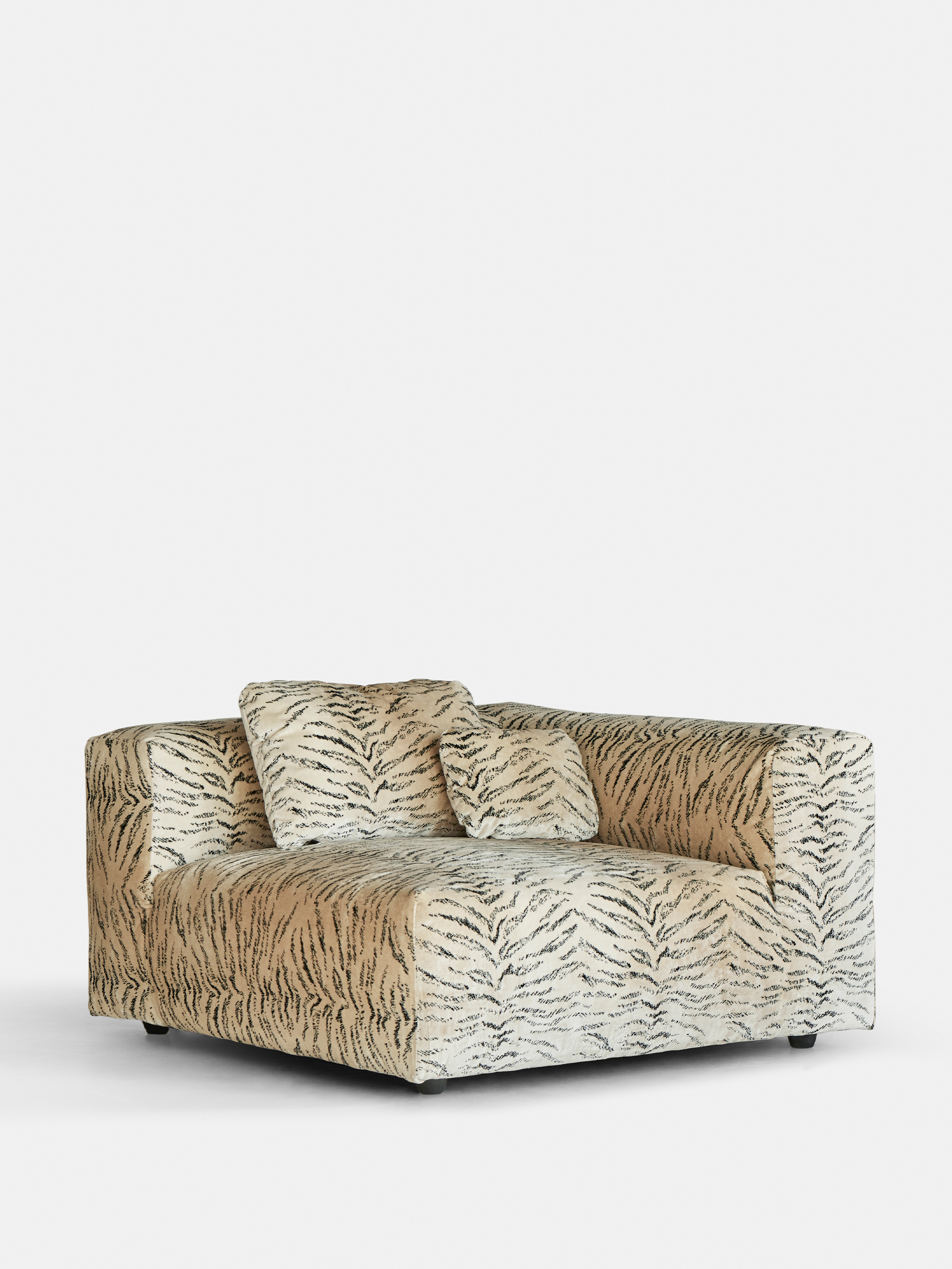 59886 4f43b7abe4 70s Sofa 5 Portrait