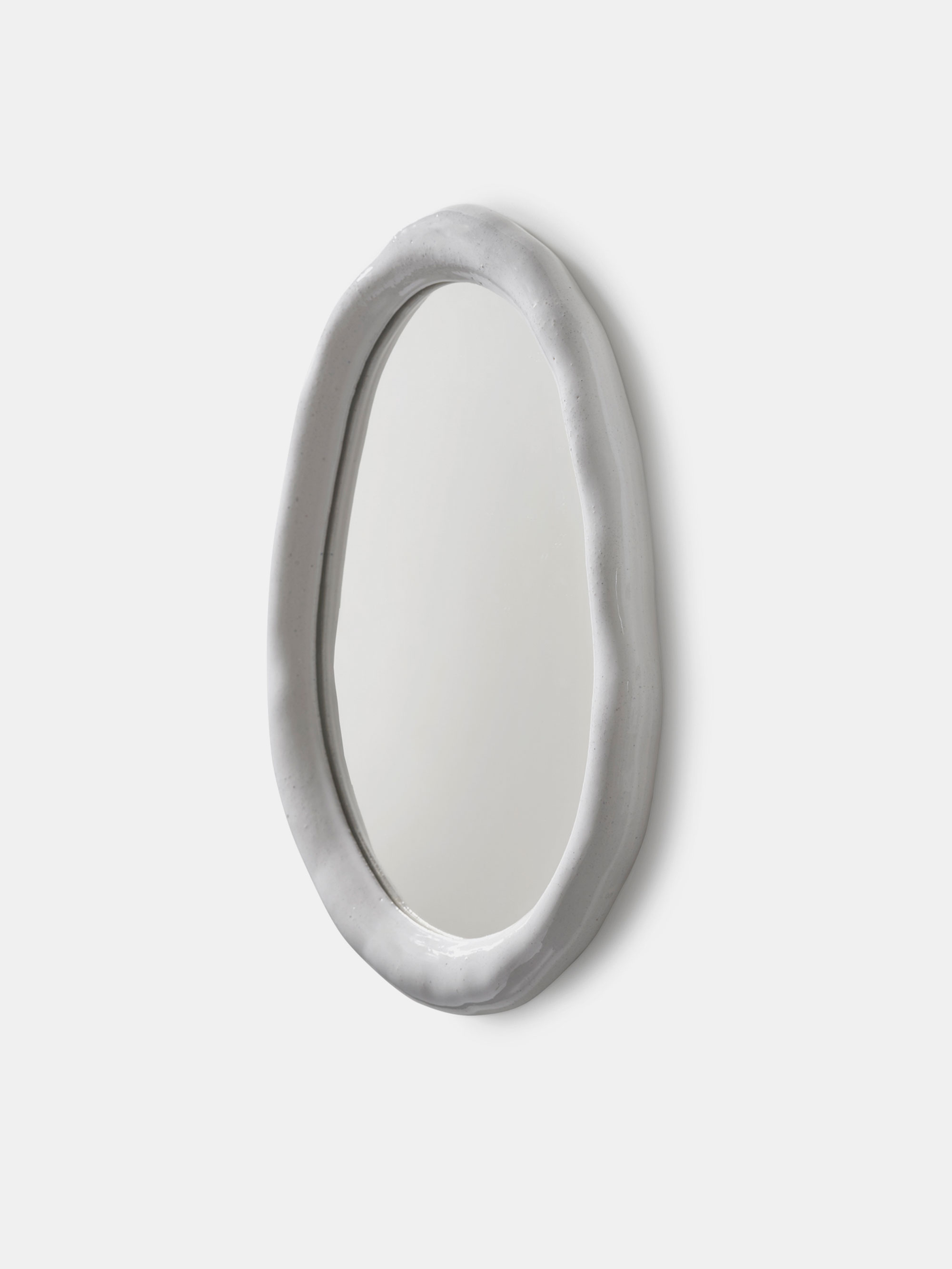 60170 B260670679 Mirror 01 White Rosie 1 Portrait