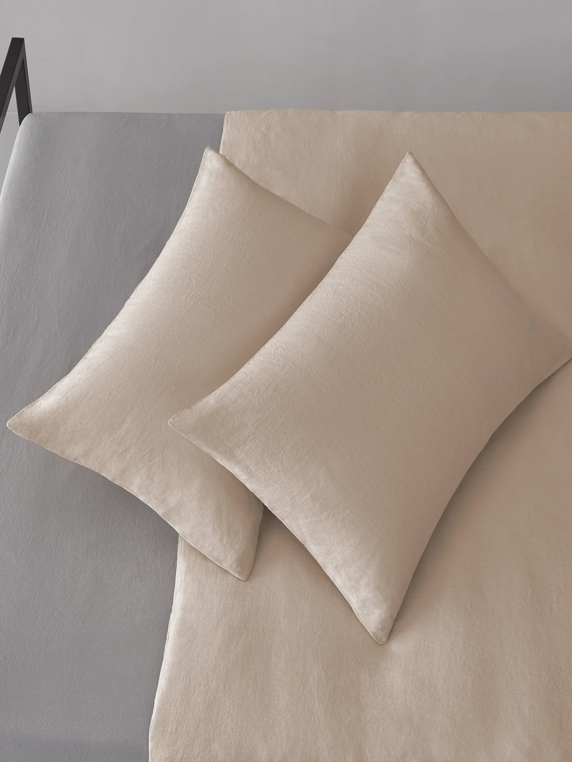 60410 A9899bf852 Rem Pillow Cases 1 Portrait