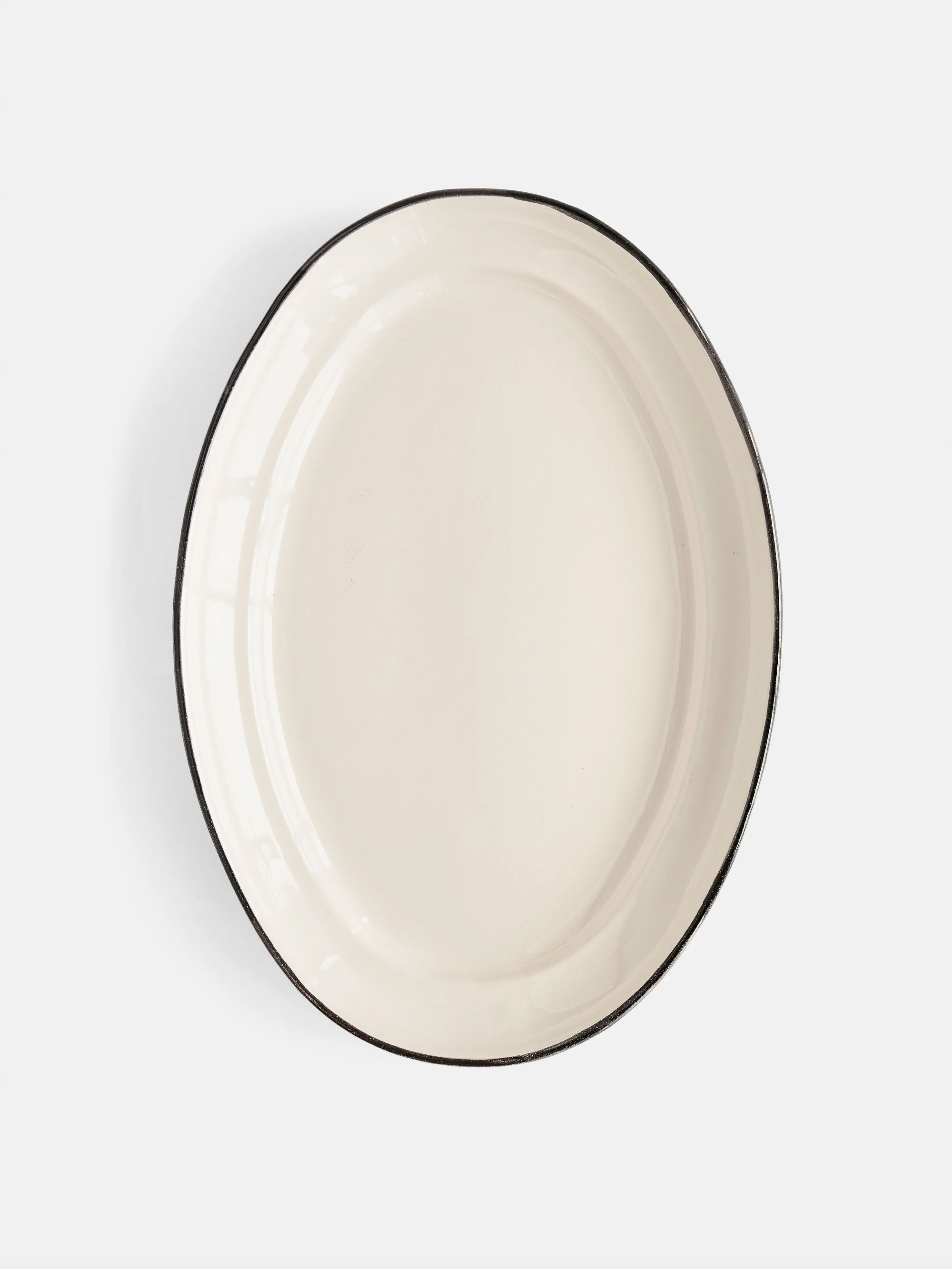 60638 3980976b2e 59890 63c44e98e5 Artilleriet Ateliers The Line Oval Serving Platter Black Line Original Portrait