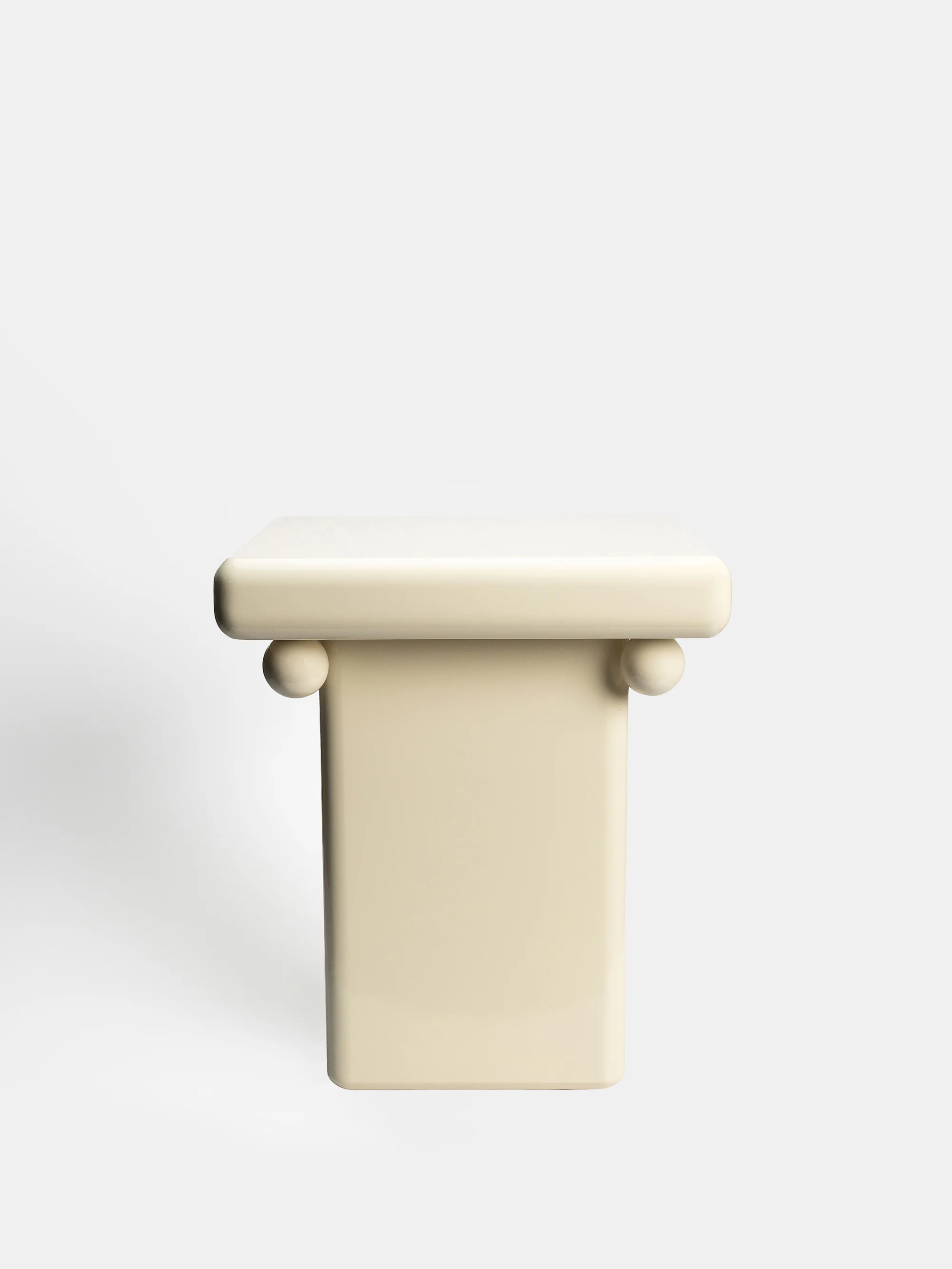 60783 7663e233ad Stoolwhite Portrait