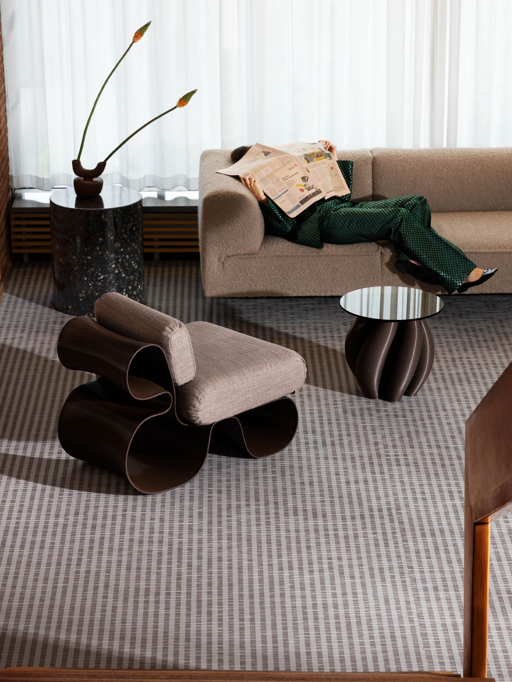 61185 B665a23990 Eel Lounge Chair Black 5137245 Portrait