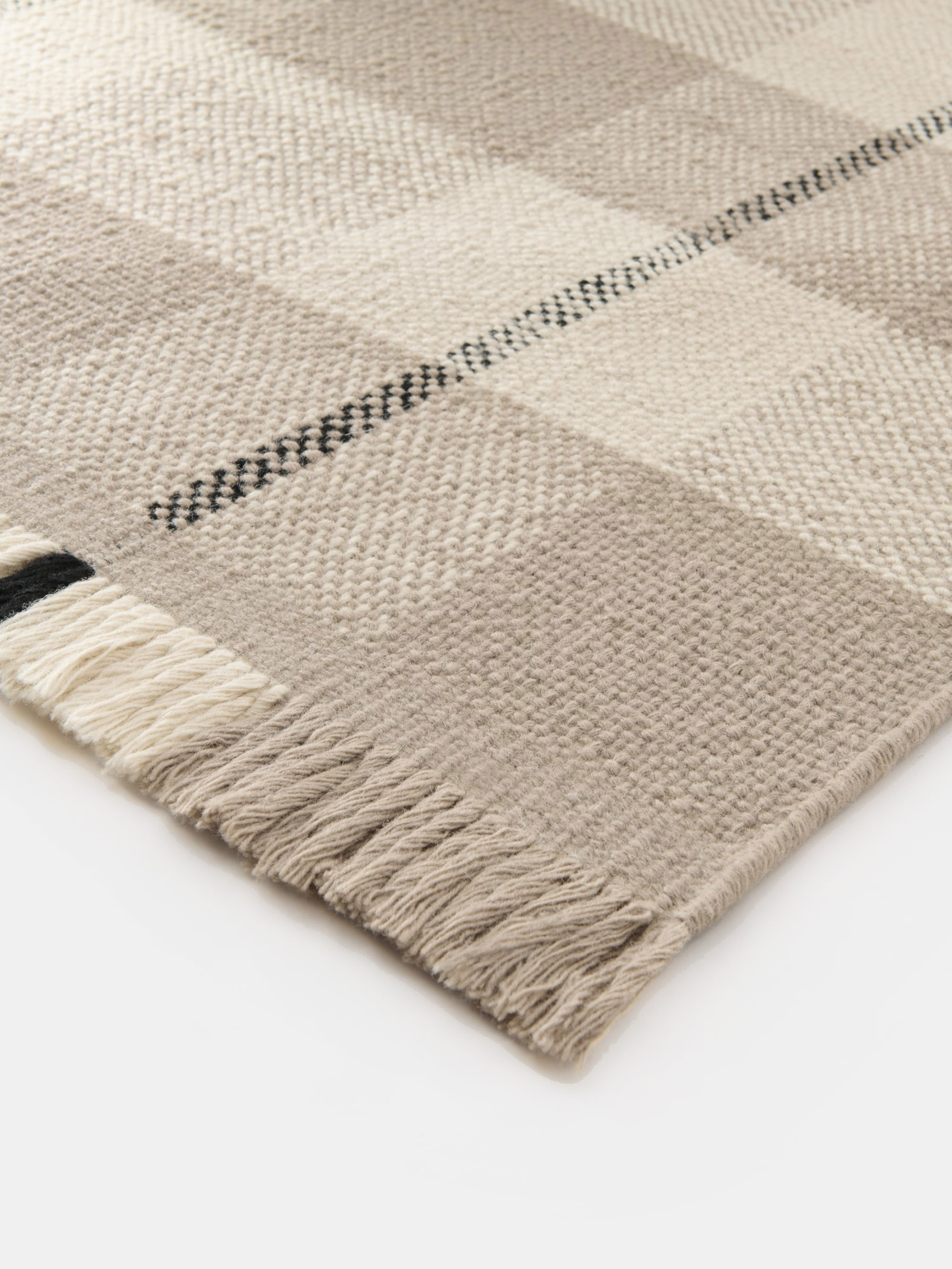 61528 62eb135f10 Plaid Sand Cream Nordic Knots 4 Portrait