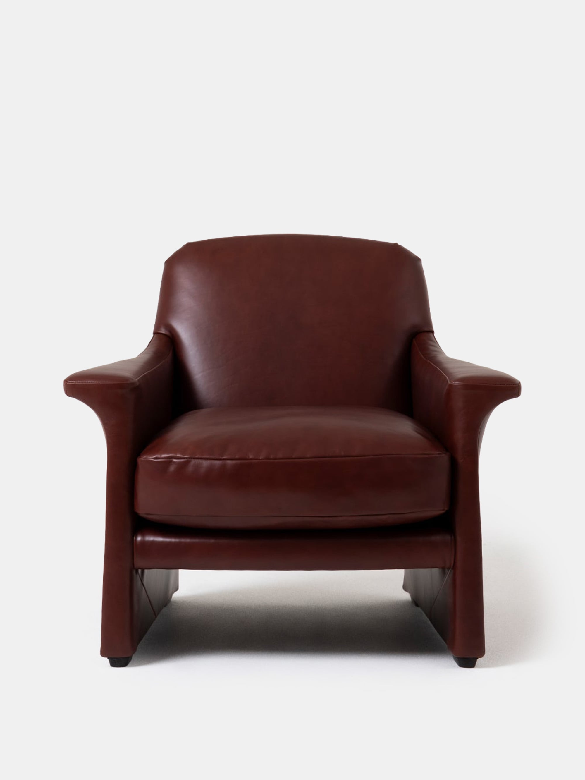 61926 4f007b1ce6 Ada Armchair Front Portrait