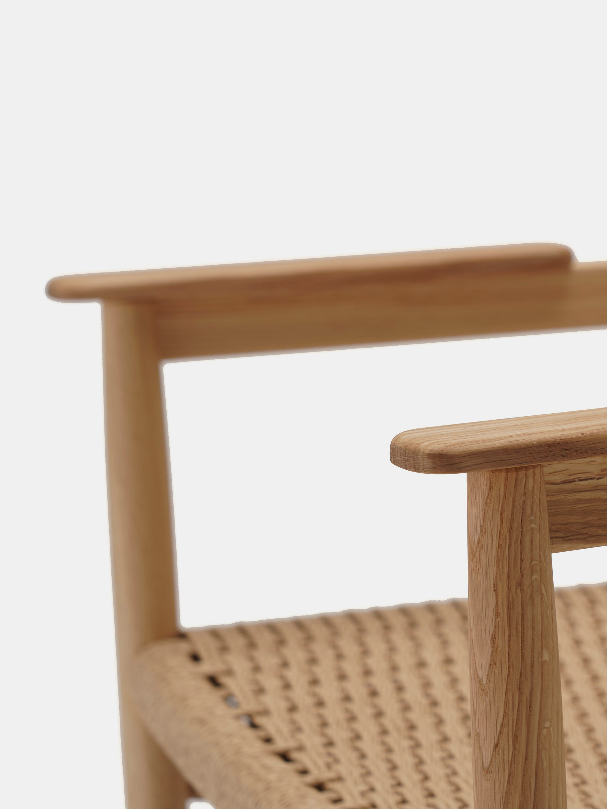 61931 C86cbba7c8 N Dc04 Dining Chair Papercord Detail Portrait
