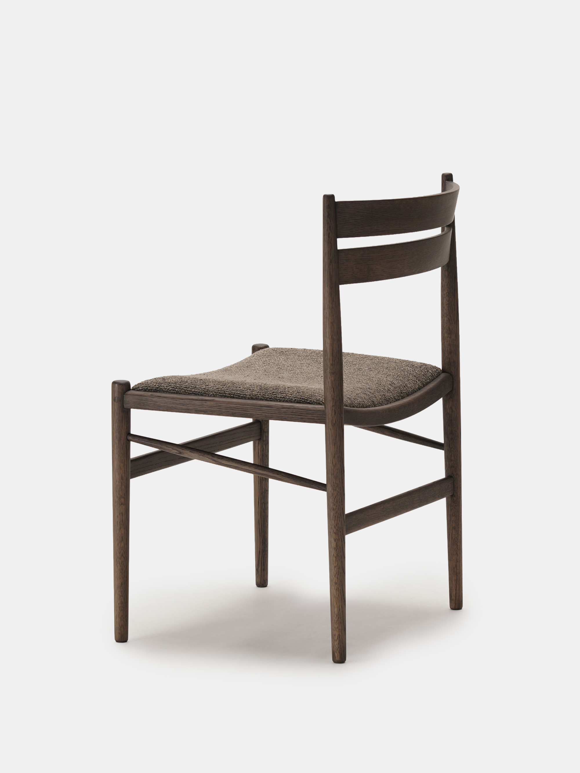 61934 7b11152b06 N Dc05 Dining Chair Smoked Oak Side Portrait